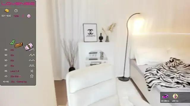 Discover naked model Bdbdzs bdbdzs from StripChat